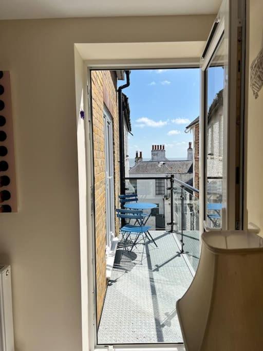 100 Steps To Broadstairs Beach - 2 Bedroom 3 Beds Exterior photo